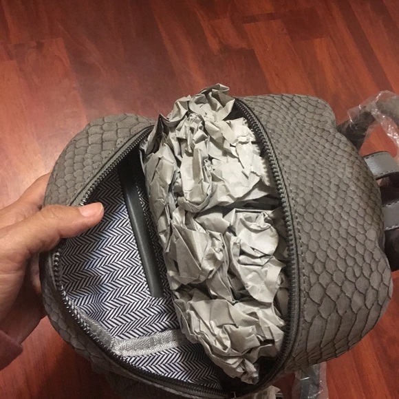 Backpack - Picture 4 of 5